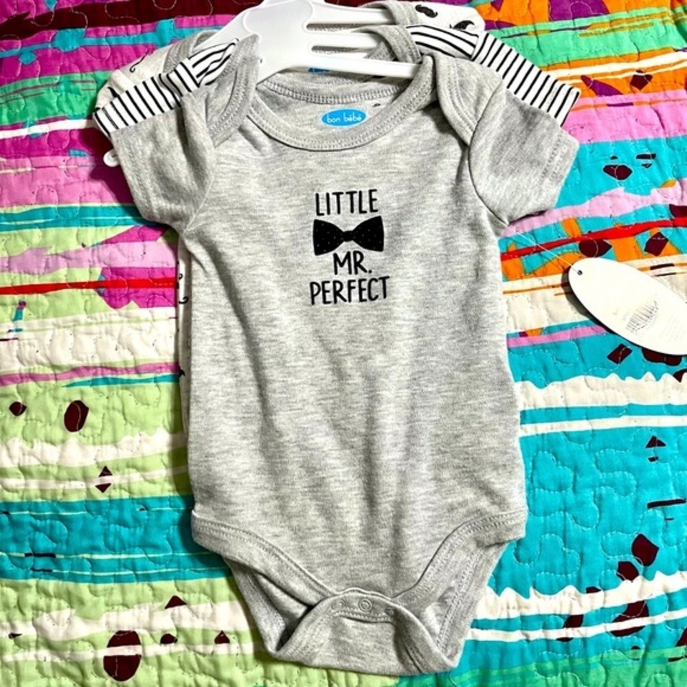 Baby Boy 3-pack Gray & Black Print Onsies. Size 6-9months